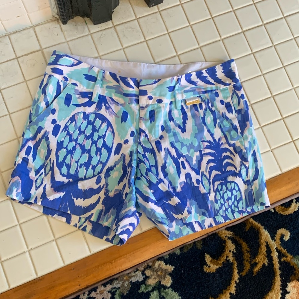 Lilly Pulitzer the Callan short. Worn once . Retail 99